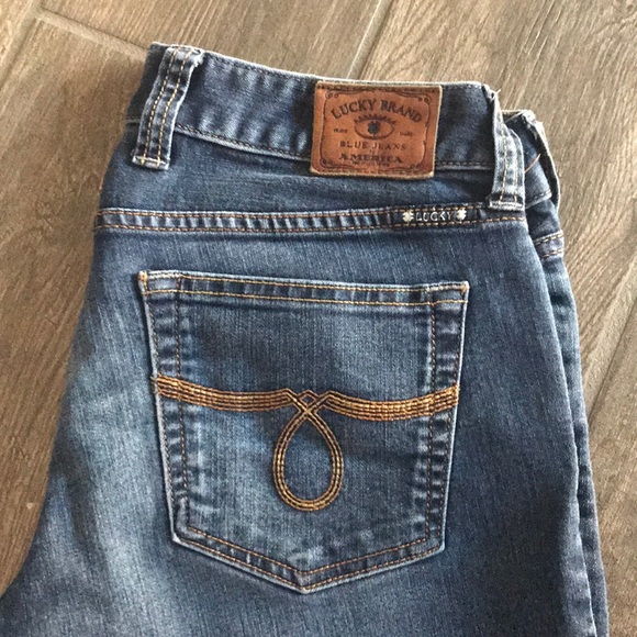 Lucky Jeans - Picture 2 of 5